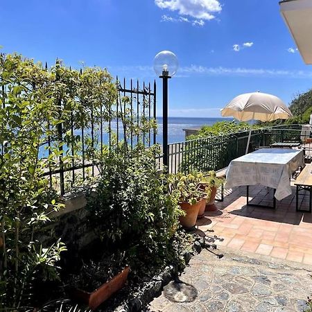 Ocean View Villa With Fast Wi-Fi And Elevator To Town 레반토 외부 사진