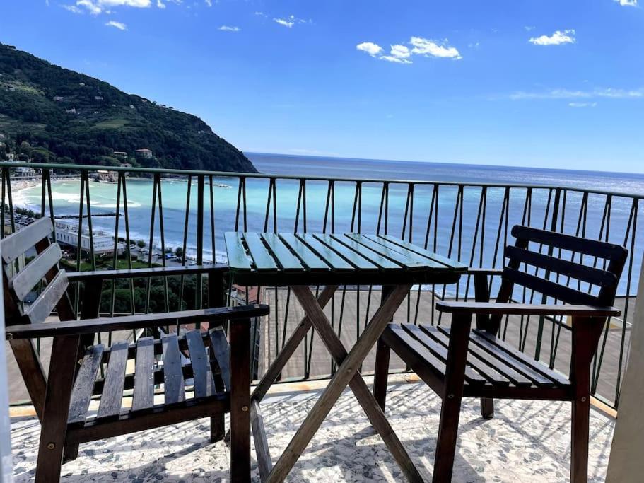 Ocean View Villa With Fast Wi-Fi And Elevator To Town 레반토 외부 사진