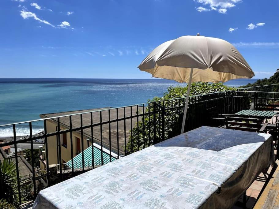 Ocean View Villa With Fast Wi-Fi And Elevator To Town 레반토 외부 사진